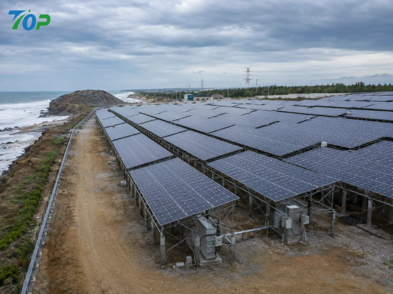 Dịch vụ lắp đặt năng lượng mặt trời tùy chỉnh cho các điều kiện khí hậu khắc nghiệt: Cấu trúc PV kỹ thuật cho các thách thức về gió, tuyết, ăn mòn và địa hình